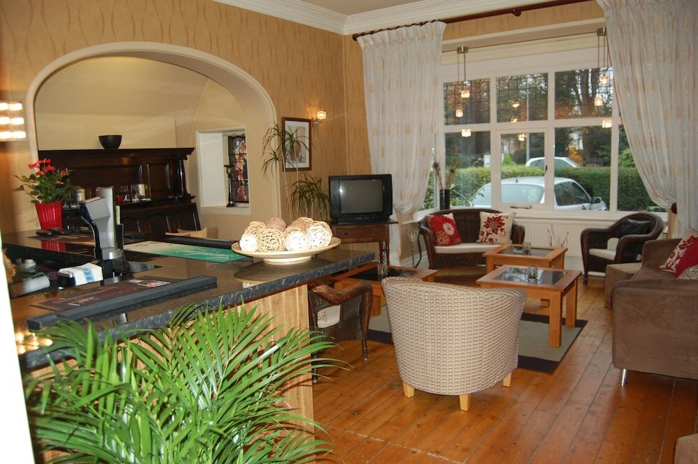 Фото Chester Court Hotel