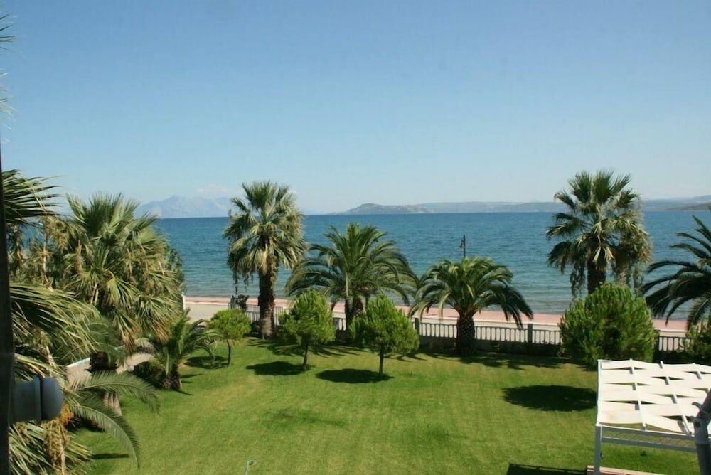 Фото Batis Hotel