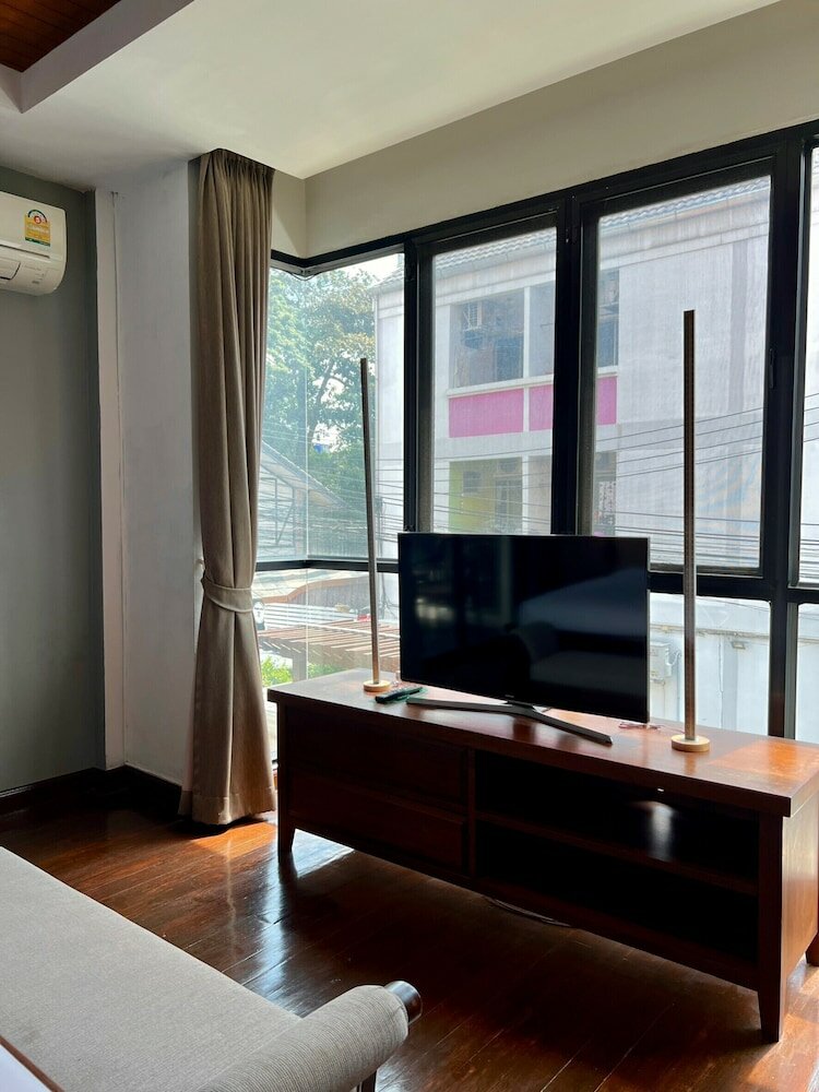 Фото Yotaka Boutique Hotel Bangkok