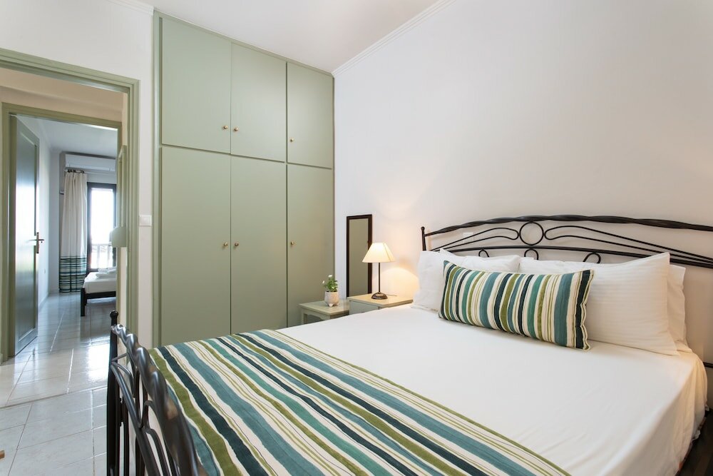 Фото Monemvasia Green Apartments