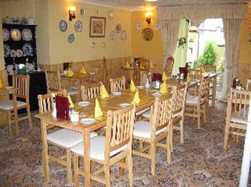 Фото Dorset Hotel