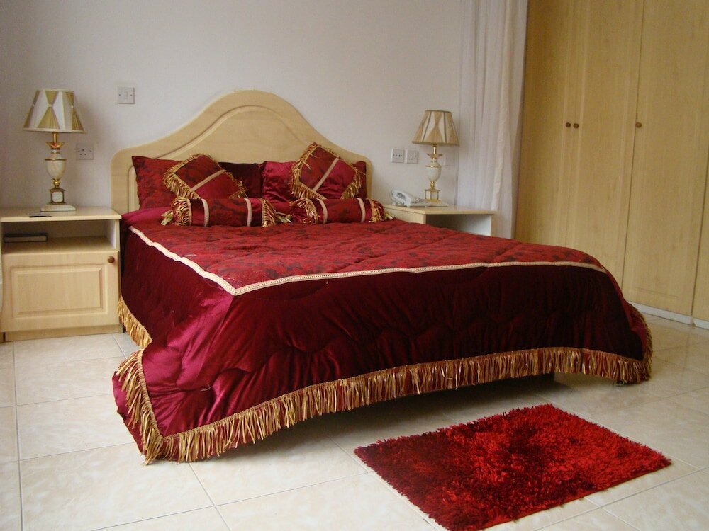 Hotel Khalifa Executive Suites, Kampala, photo