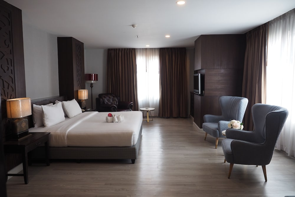 Фото Empress Pattaya Hotel