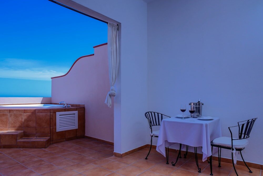 Фото La Posada Hotel & Beach Club