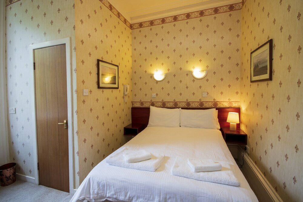 Фото Harbour Cottage