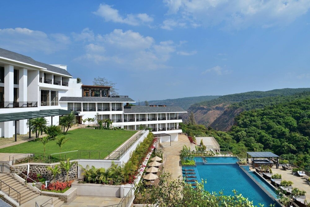 Фото Courtyard by Marriott Mahabaleshwar