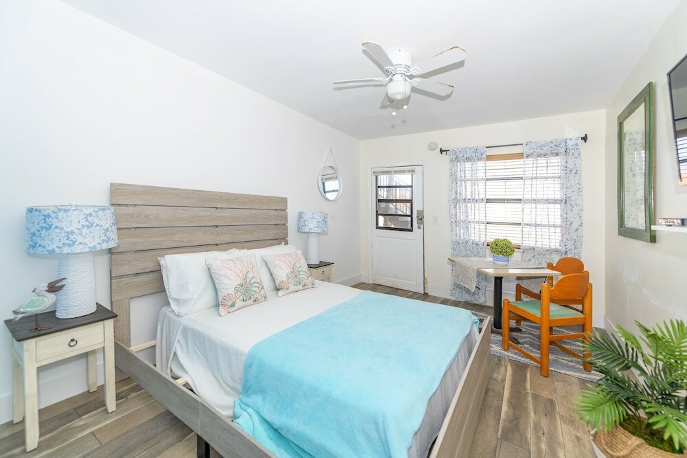 Фото Tropic Isle Hotel and Apartment