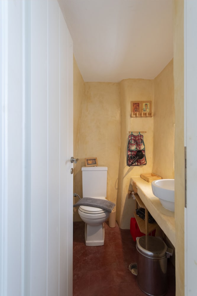 Фото Traditional stonebuilt house