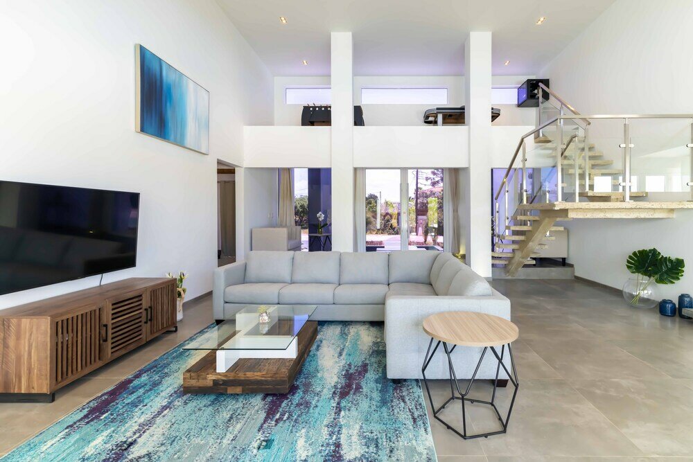 Фото Grand Modern Villa 6-bedroom! Brand New! Heated Jacuzzi!