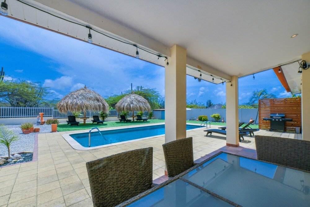 Фото Stylish Villa, Private Pool, BBQ, Privacy
