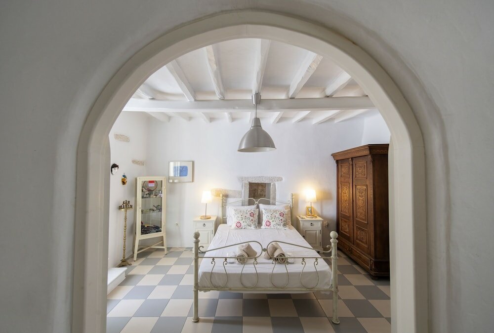 Фото Traditional stonebuilt house