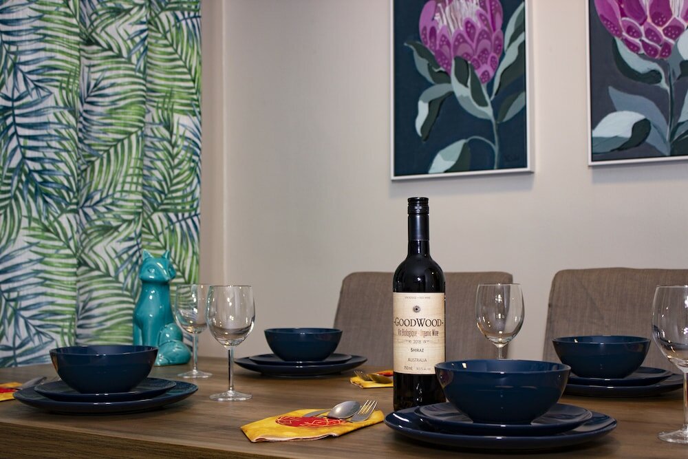 Фото Golden Castle In Montreal