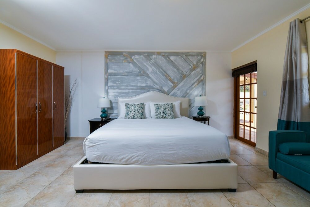 Фото Stylish Villa, Private Pool, BBQ, Privacy