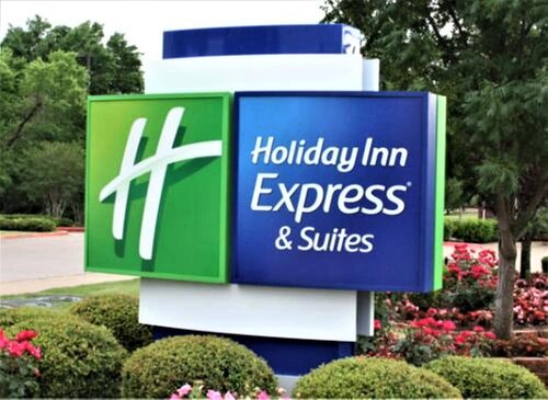 Гостиница Holiday Inn Express And Suites Detroit Dearborn, an Ihg Hotel в Дирборне