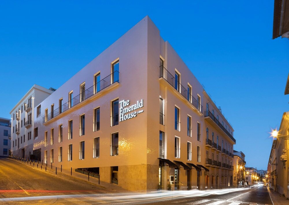 Фото The Emerald House Lisbon Curio Collection by Hilton