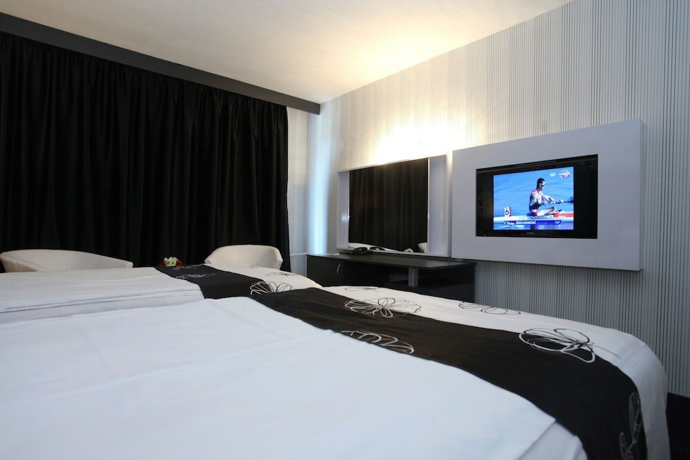 Фото Grand Hotel Shumen