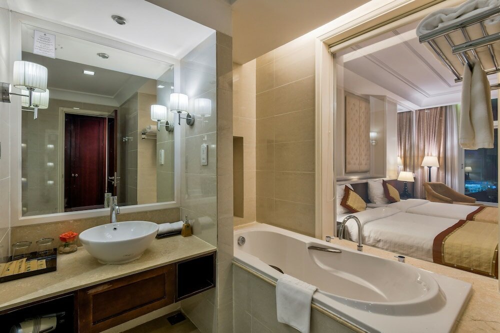 Фото La Sapinette Hotel Dalat