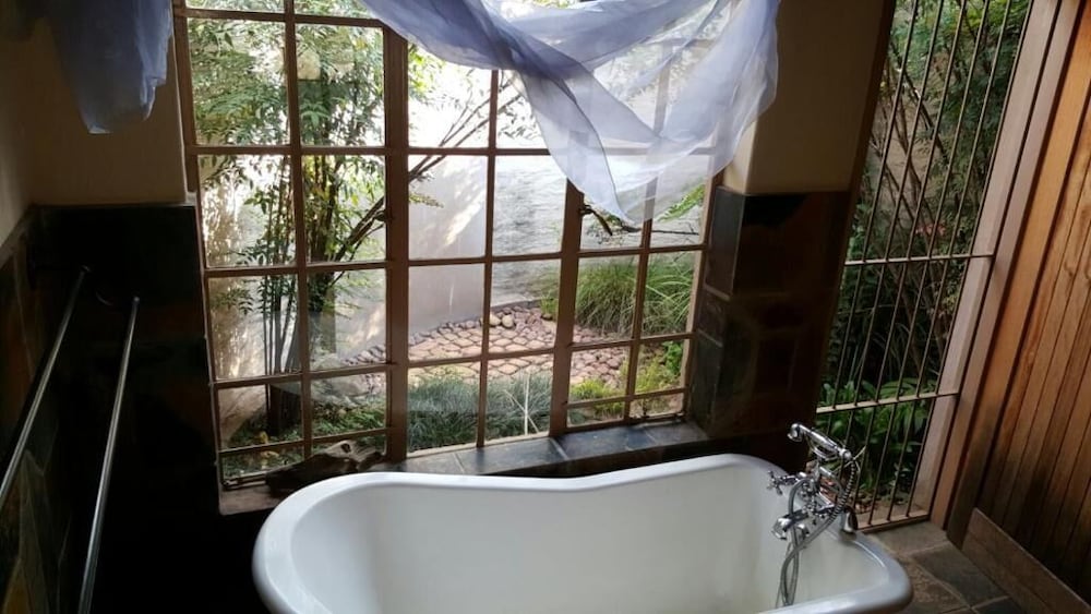 Фото African Silhouette Guesthouse