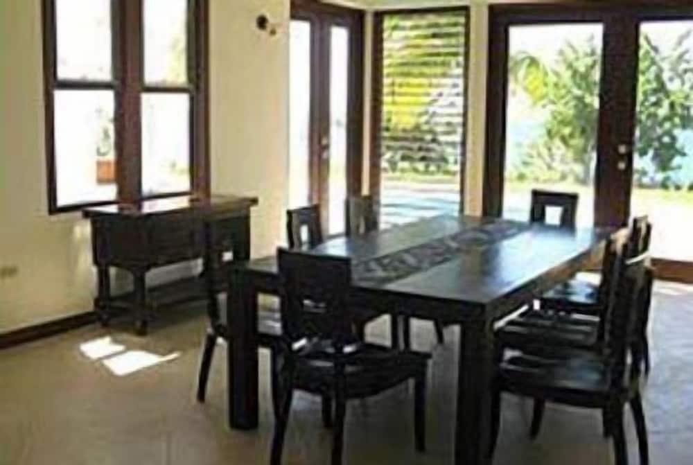 Фото Little Waters on the Cliff