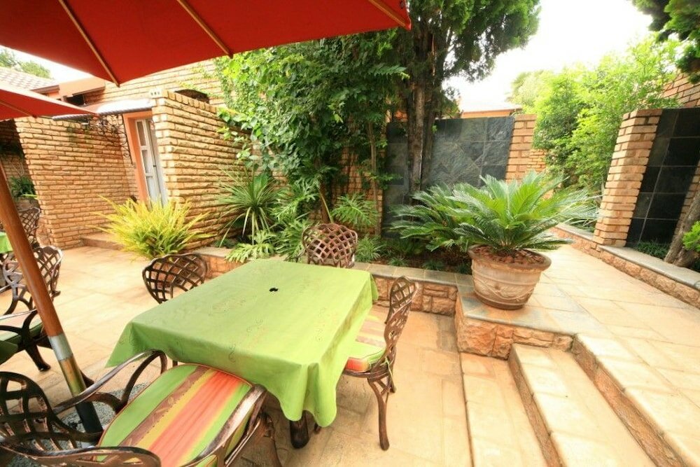 Фото Le Cozmo Guest House