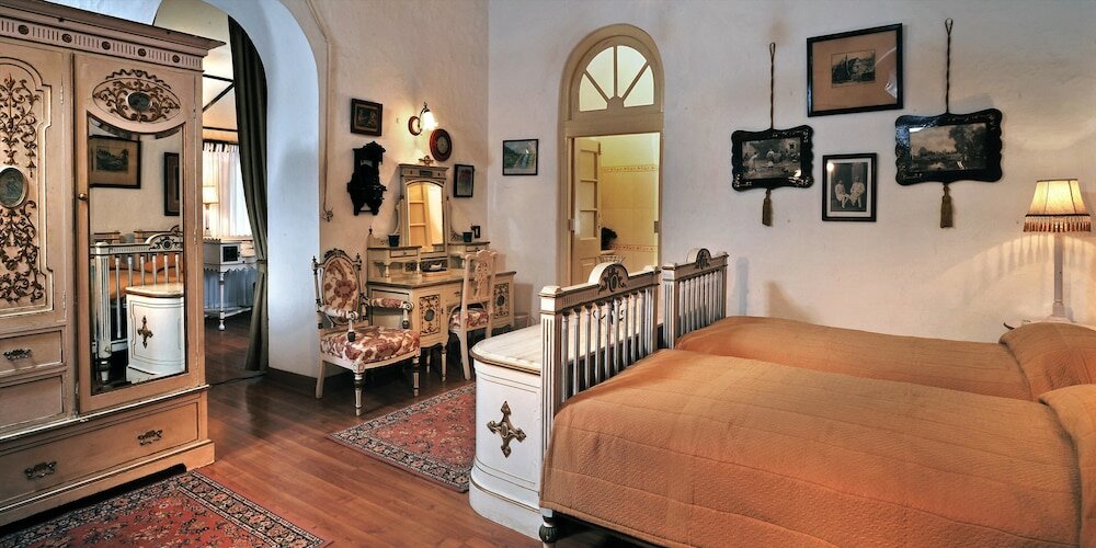 Фото WelcomHeritage Connaught House