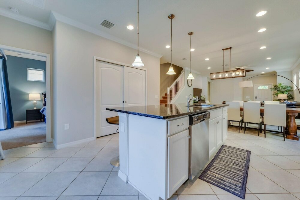 Фото Erin's Windsor at Westside Vacation Home