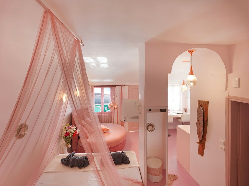 Фото Secret Gem Suites