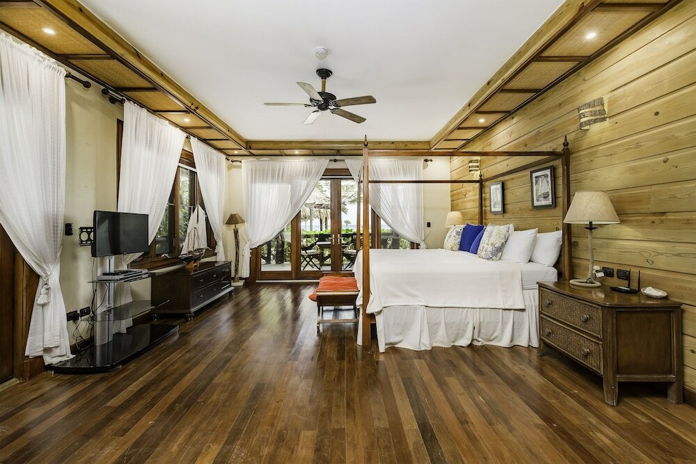 Фото Two Ocean View Caleton Villas in CapCana