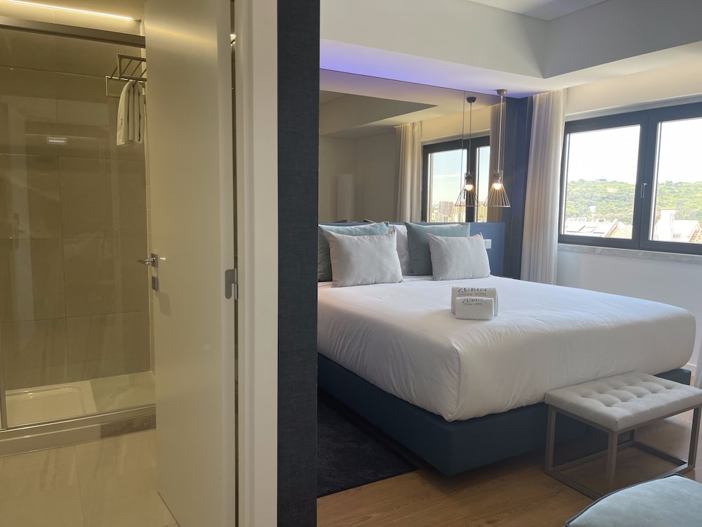 Фото Zurin Charm Hotel