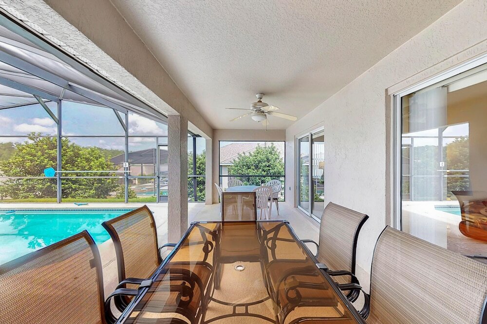 Фото Peter and Gillian's Tuscan Ridge Vacation Home