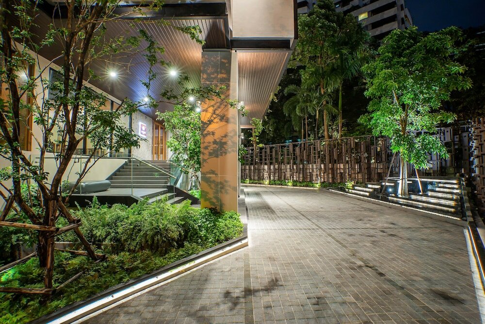 Фото Gardina Asoke Hotel & Residence