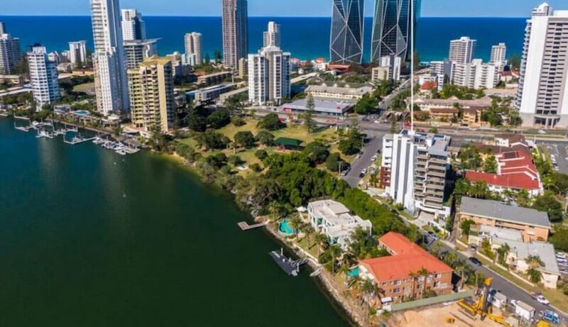 Гостиница Serenity Surfers Paradise в Голд-Кост
