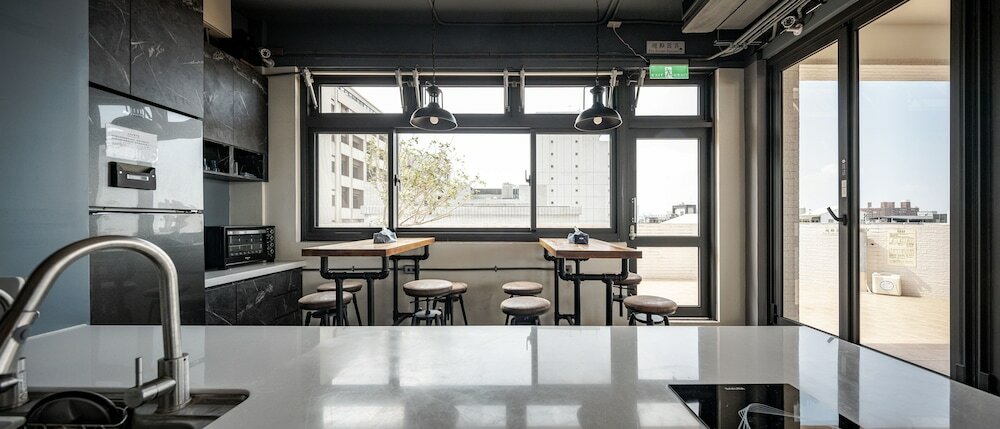 Фото Oinn Hotel & Hostel Chiayi