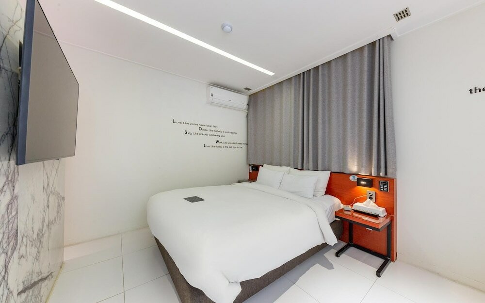 Фото Daejeon Yuseong Bergen Hotel