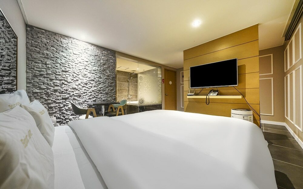 Фото Uiwang Hotel Bobos