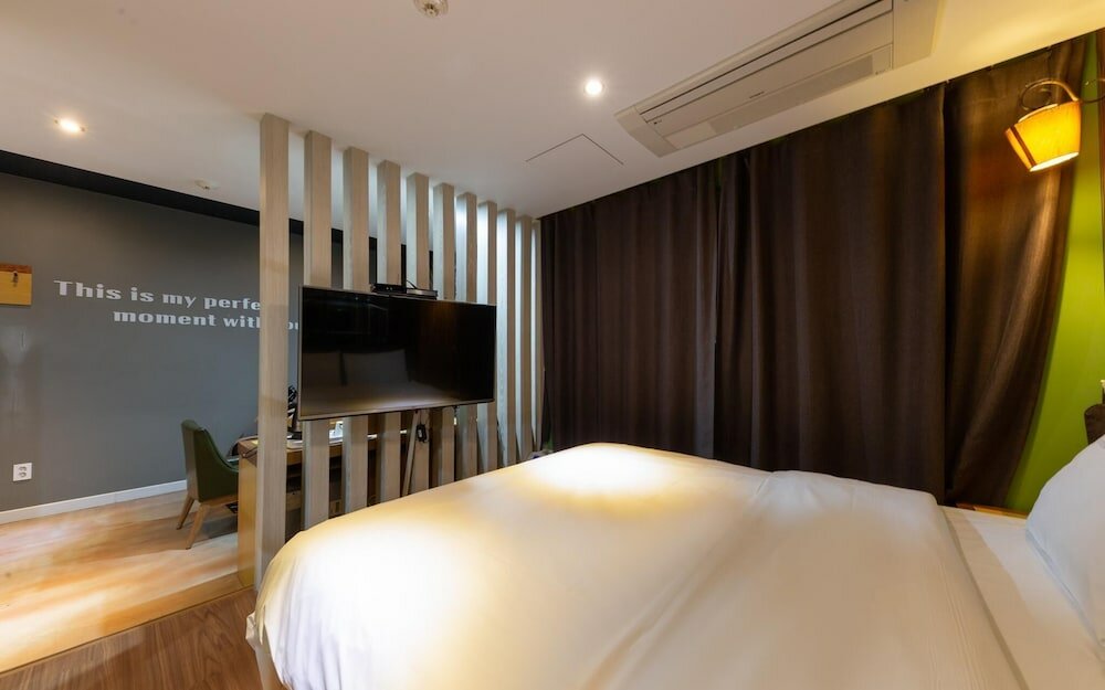 Фото Daejeon Munchang Hotel Some