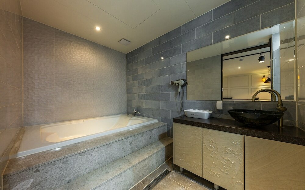 Фото Daejeon Munchang Hotel Some