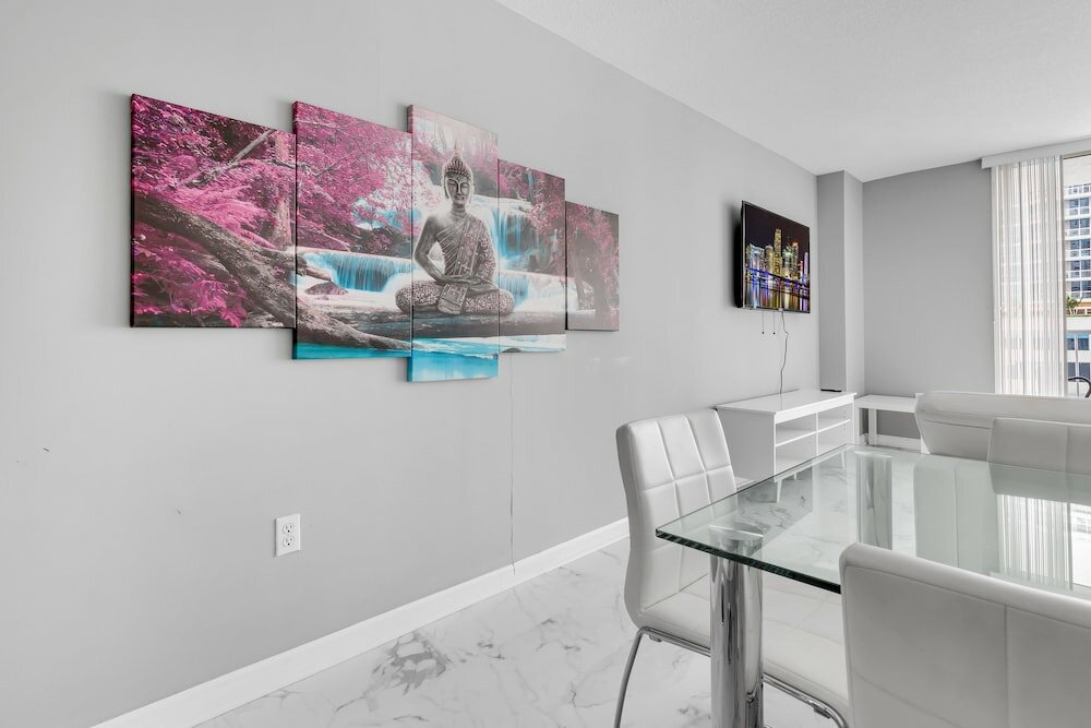 Фото Luxury Apartments W Pool & Ocean views