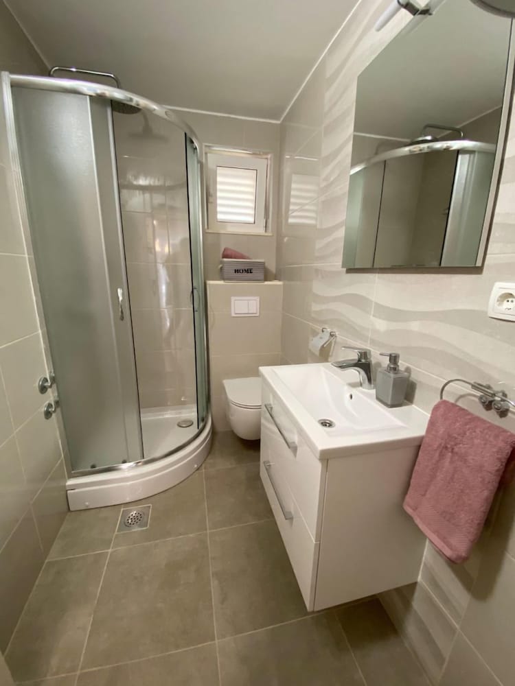 Фото Miroslava - With Pool - A1