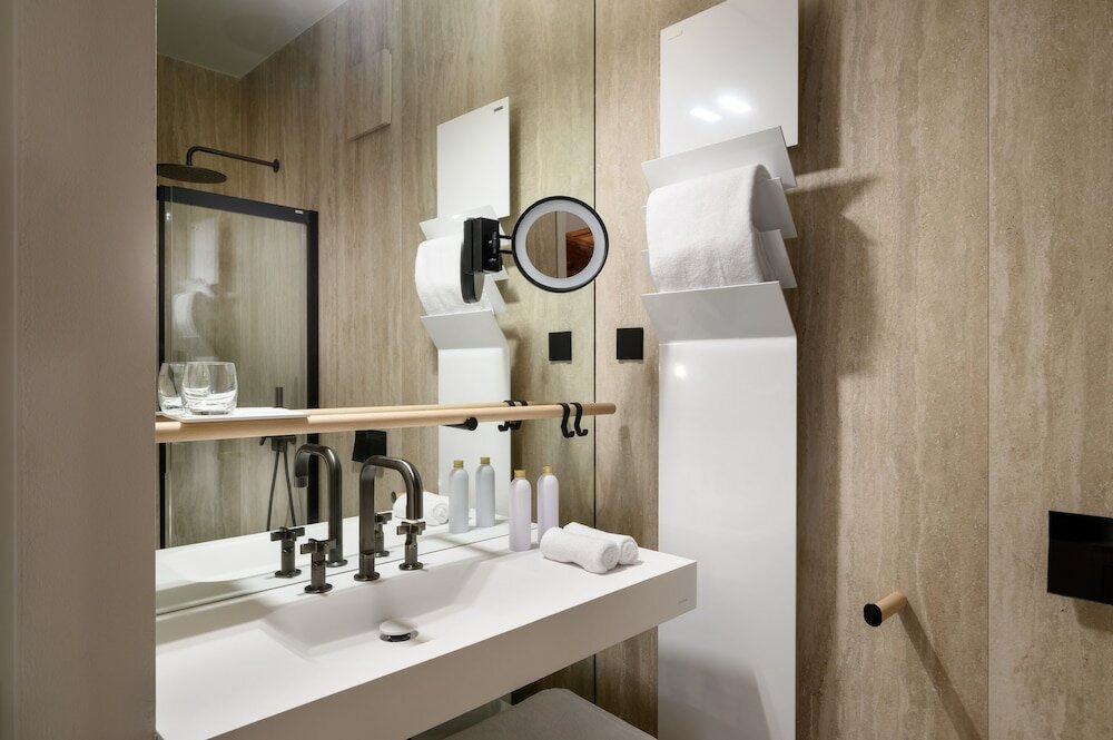 Фото Zlata Ladjica Boutique Hotel