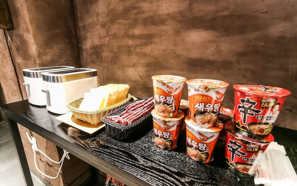 Фото Changwon Jinhae Almond Hotel