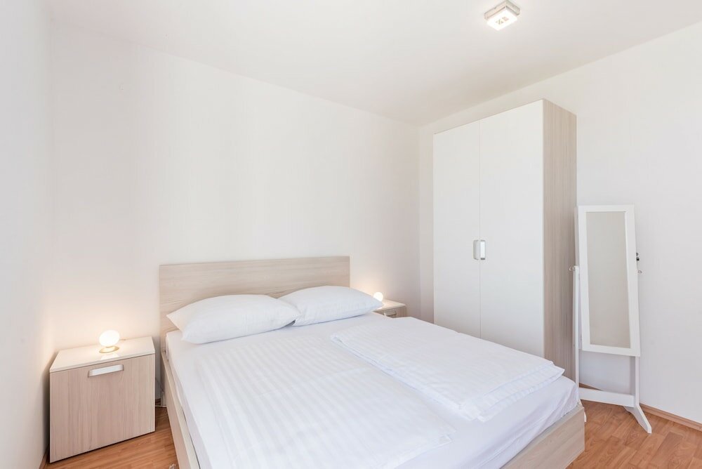 Фото Apartments Mrs Brightside