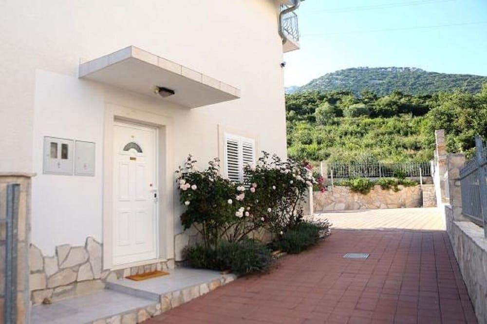 Фото Vida With Garden - A3 - Maslina