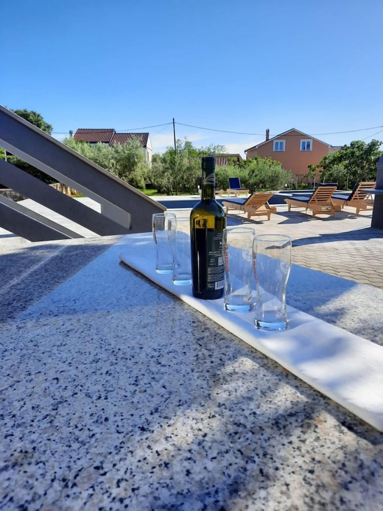 Фото Vojni - With Pool - A1 Dvosobni