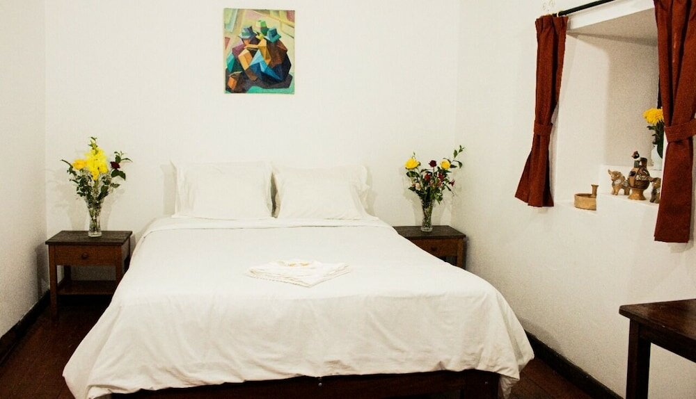 Фото Catama Inn Hotel