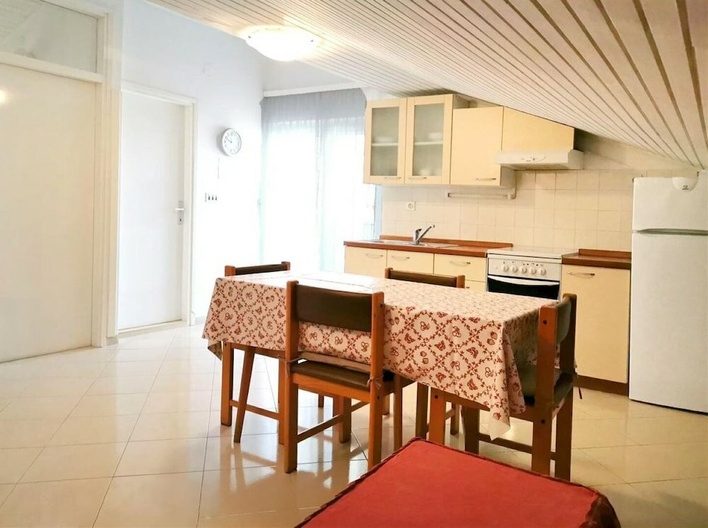 Фото Mate - Free Parking - A4