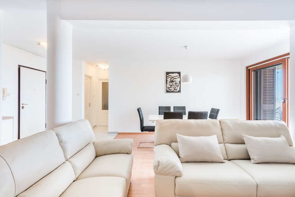 Фото Apartments Mrs Brightside