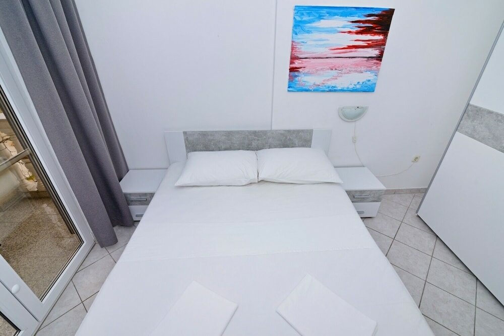 Фото Zora - Garden Terrace and Grill - A4