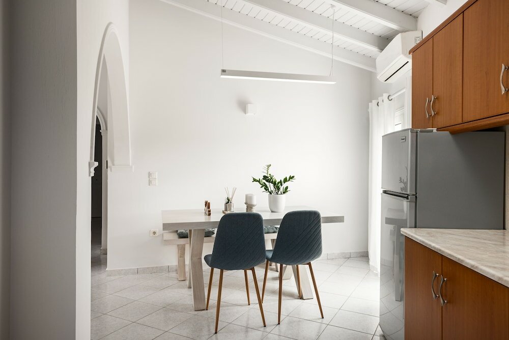 Фото The Seaview Corner Apartments by Konnect, Ipsos