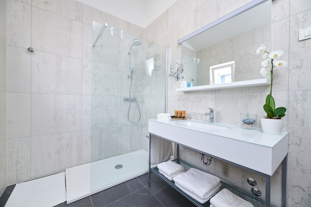 Фото Rainis Hill Top Villa